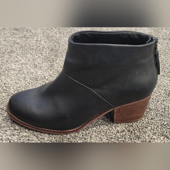 TOMS Leila Boots Size 8 Black Chunky Leather Block Heel Back Zip Tassel - Picture 6 of 11